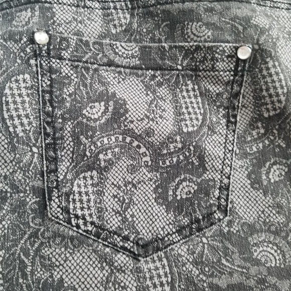 Lane Bryant sz 20 decorative jean - Picture 4 of 4